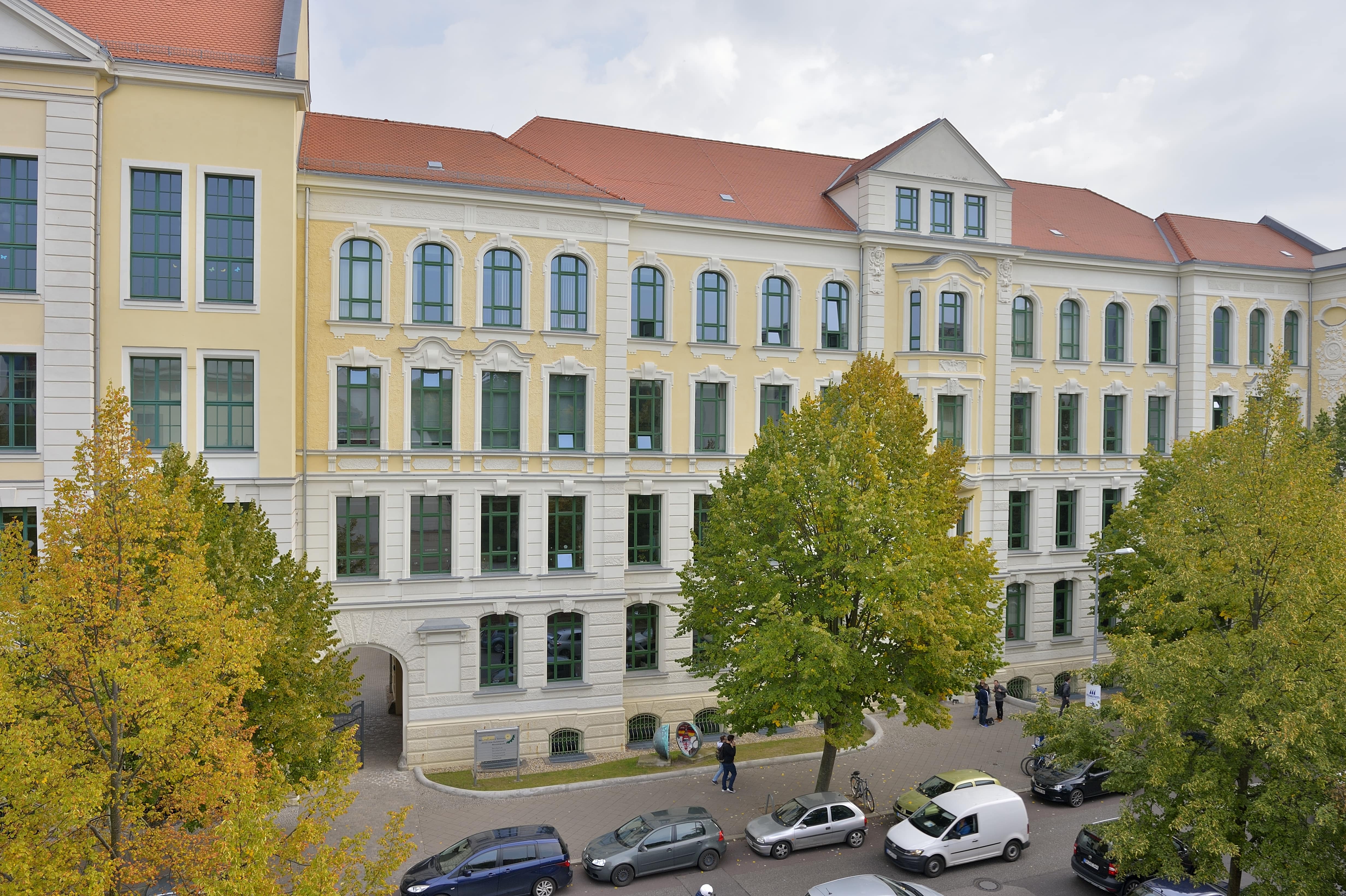 Frontansicht der Berufsbildenden Schulen Otto von Guericke in Magdeburg